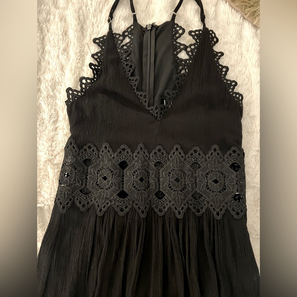 Lulu’s Black Crochet Embroidered Maxi Dress XS